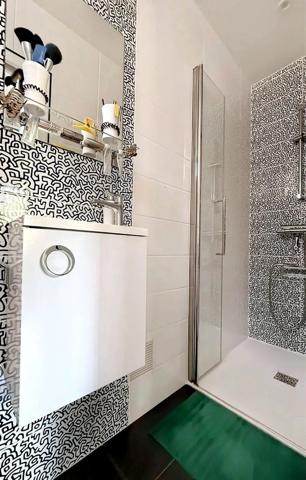 Maison familiale rénovée avec volumes rares – Quartier Saint-Michel, Les Sables d’Olonne