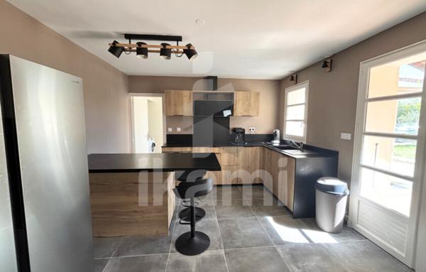 Grande maison 180 m2 sur terrain arboré avec piscine   Chanos-Curson