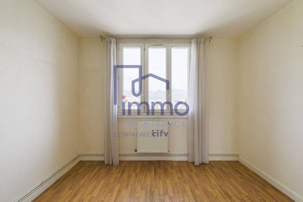 Appartement 4 pièces                                        - 38800 Le Pont-de-Claix Réf : 21495