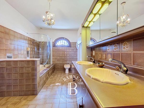 Thonon-les-Bains, Maison 7 Chambres -  300 m² à vendre