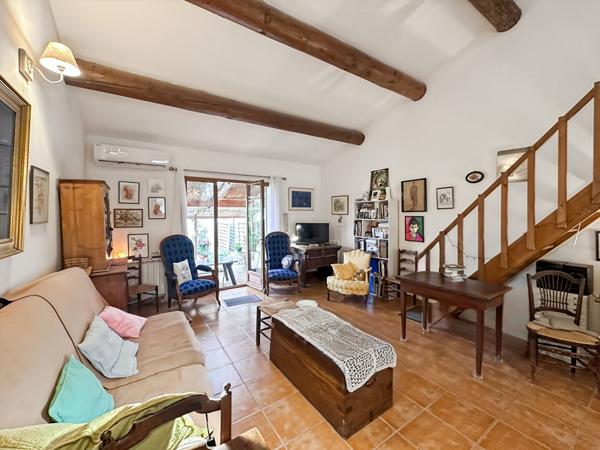 Maison T2 , loft avec jardin et parking et garage