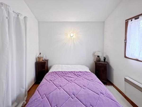 Maison T2 , loft avec jardin et parking et garage