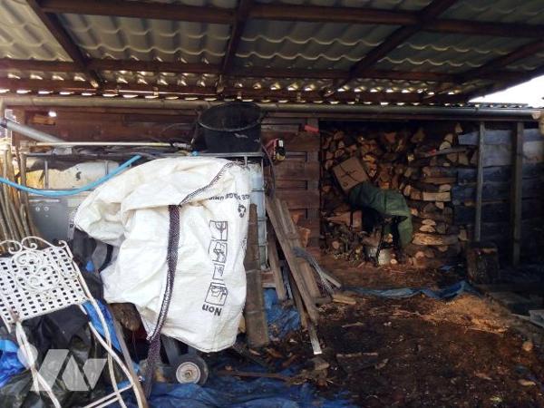 10 min. VILLAINES-LA-JUHEL (53), maison d'habitation comprenant salle à manger (+ poêle à pelle...