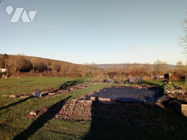 10 min. VILLAINES-LA-JUHEL (53), maison d'habitation comprenant salle à manger (+ poêle à pelle...