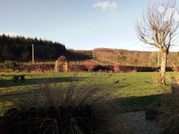 10 min. VILLAINES-LA-JUHEL (53), maison d'habitation comprenant salle à manger (+ poêle à pelle...