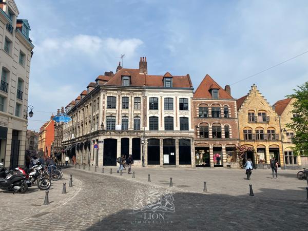 Vieux Lille grand studio proche Louise de Bettignies