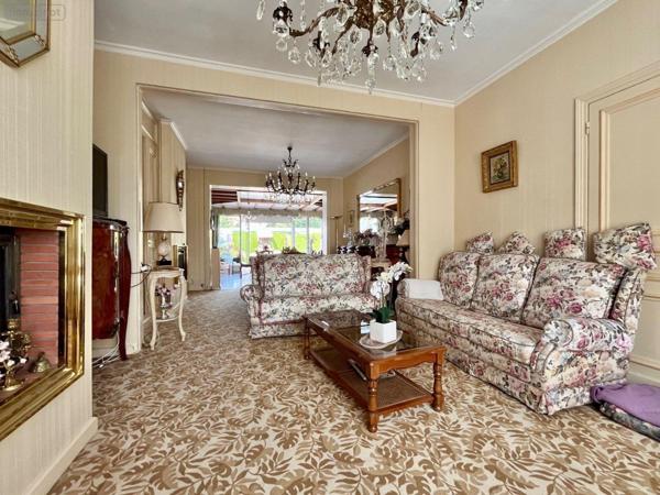 Maison de maître à vendre à Hazebrouck dans le Nord (59190), ref : 13078/3416   
centre ville