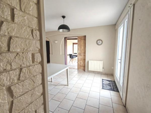 A cinq minutes de La Chapelle Basse-Mer, maison avec 3 chambres, garage, terrain...