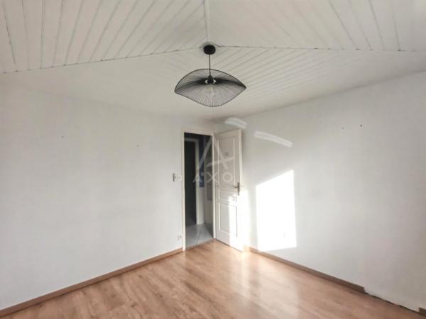 A cinq minutes de La Chapelle Basse-Mer, maison avec 3 chambres, garage, terrain...