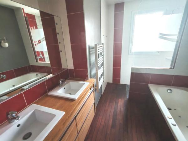 A cinq minutes de La Chapelle Basse-Mer, maison avec 3 chambres, garage, terrain...