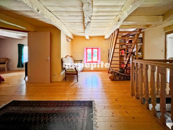 Maison
         19 pièces
        - 1275 m² Bien prestige 590 000 € *