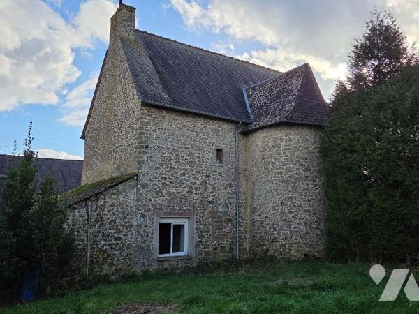 
BELGEARD- Jolie maison en pierres dans le bourg de trois chambres, avec dépendances et terrai...