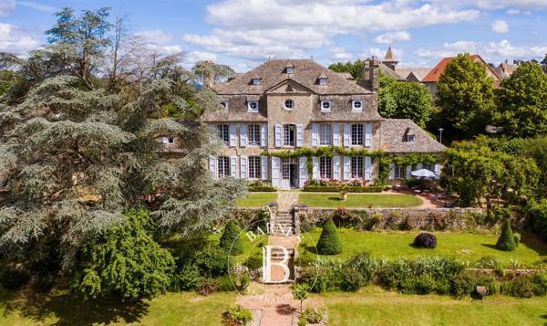 Aurillac, Château 10 Chambres -  400 m² à vendre