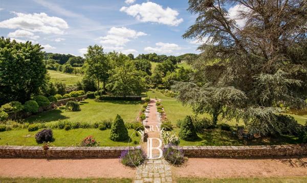 Aurillac, Château 10 Chambres -  400 m² à vendre