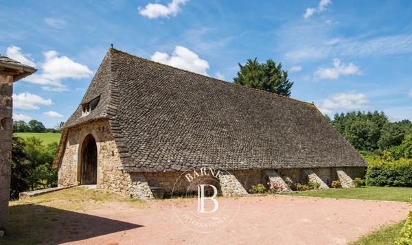 Aurillac, Château 10 Chambres -  400 m² à vendre