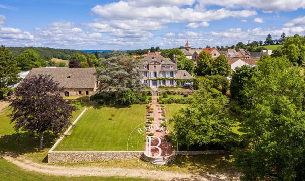 Aurillac, Château 10 Chambres -  400 m² à vendre