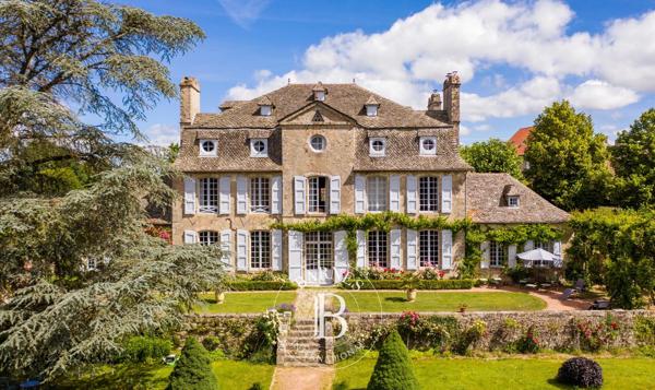 Aurillac, Château 10 Chambres -  400 m² à vendre