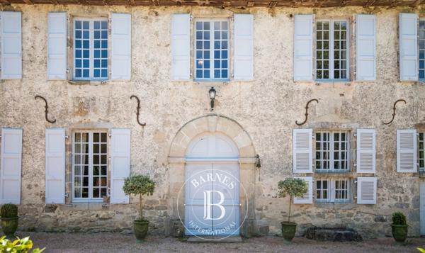 Aurillac, Château 10 Chambres -  400 m² à vendre