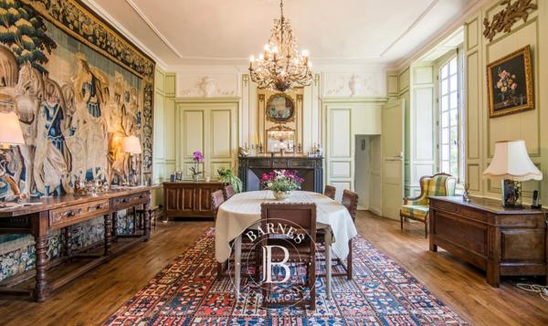 Aurillac, Château 10 Chambres -  400 m² à vendre