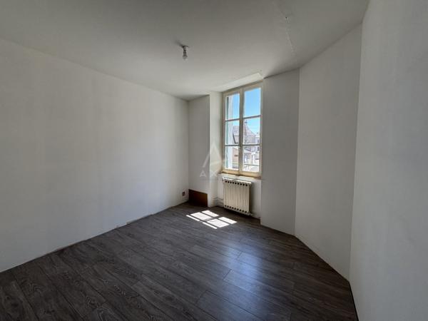 Maison 3 chambres + bureau – Centre-ville – DPE C