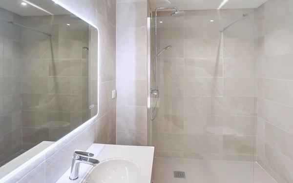 Appartement à louer    2 pièces • 45,44 m2 Nice