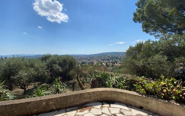 Maison à vendre    5 pièces • 210 m2 Manosque