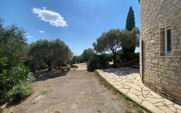 Maison à vendre    5 pièces • 210 m2 Manosque