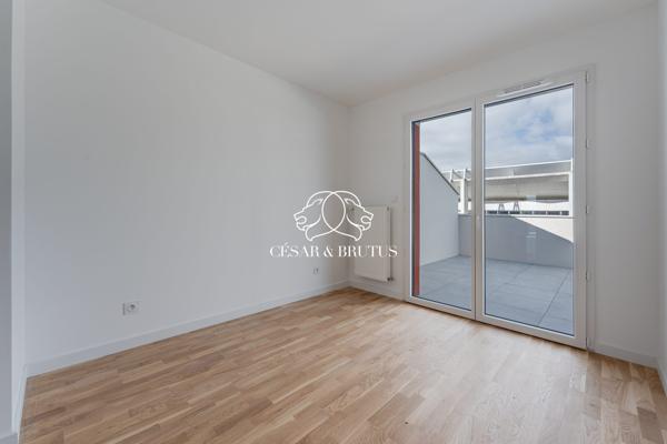 MEYZIEU – ATTIQUE D’EXCEPTION T5 de 117 m² avec 170m2 de terrasse