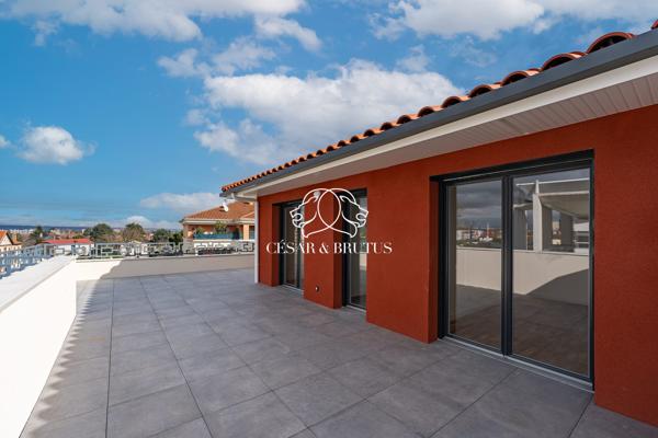 MEYZIEU – ATTIQUE D’EXCEPTION T5 de 117 m² avec 170m2 de terrasse