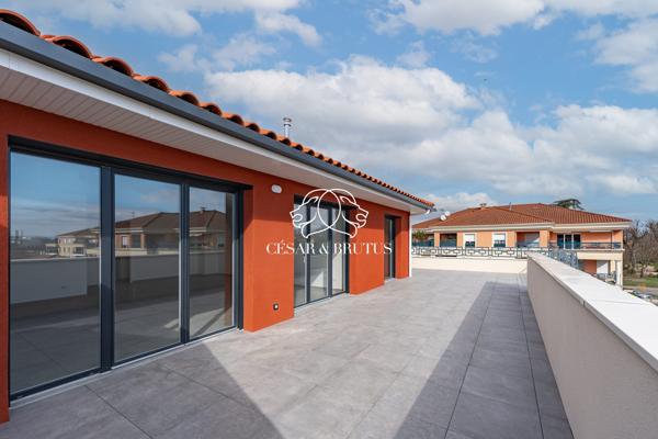 MEYZIEU – ATTIQUE D’EXCEPTION T5 de 117 m² avec 170m2 de terrasse
