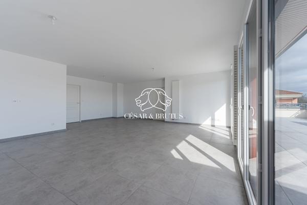 MEYZIEU – ATTIQUE D’EXCEPTION T5 de 117 m² avec 170m2 de terrasse