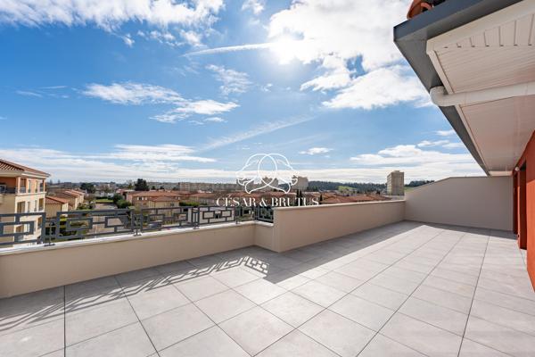 MEYZIEU – ATTIQUE D’EXCEPTION T5 de 117 m² avec 170m2 de terrasse