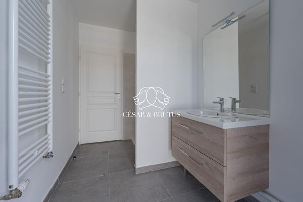 MEYZIEU – ATTIQUE D’EXCEPTION T5 de 117 m² avec 170m2 de terrasse