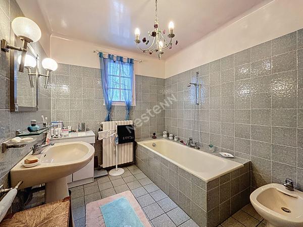 Maison à vendre à Rezé - 6 pièces, 3 chambres, jardin