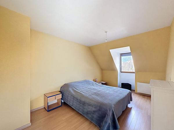 Maison avenue République à Meaux - 3 chambres et 1 bureau - grande pièce de vie - jardin de 575 m2 - garage et possibilité de stationner 3 véhicules.