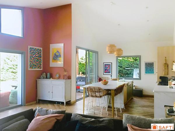 RENOVATION DE QUALITE POUR CETTE MAISON FAMILIALE DE 102 M2 IDEALEMENT PLACEE