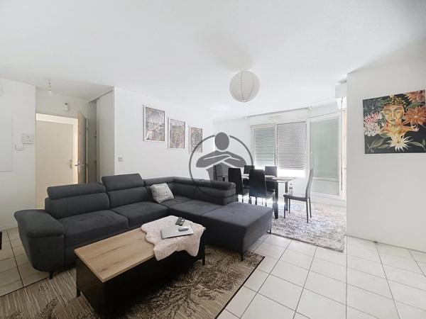 Vente                                                      Appartement
                        
                     3 pièces                      56 m2                     à Saint-Quentin