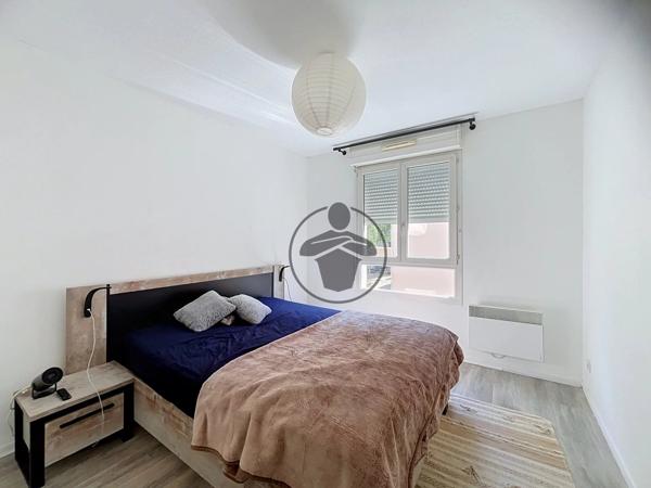 Vente                                                      Appartement
                        
                     3 pièces                      56 m2                     à Saint-Quentin