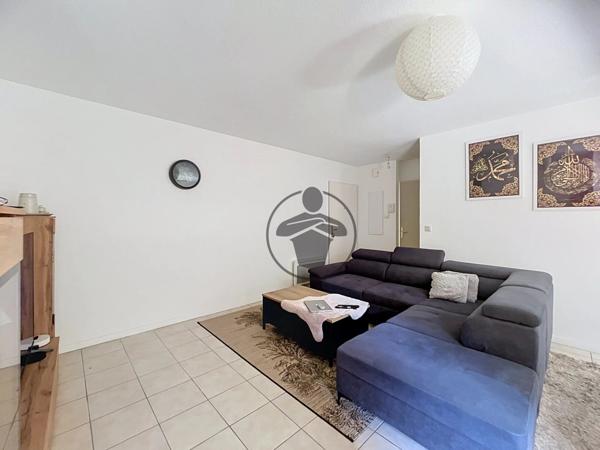 Vente                                                      Appartement
                        
                     3 pièces                      56 m2                     à Saint-Quentin