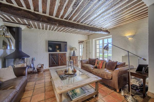 Co- exclusivité - Magnifique Bastide avec piscine à vendre à Mouans Sartoux