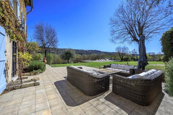 Co- exclusivité - Magnifique Bastide avec piscine à vendre à Mouans Sartoux