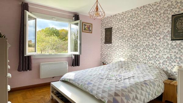 Maison
                                                                                                                                                                                                                                                                                                                        5 pièce(s)                                                                                                                                                                                                          3 chambre(s)                                                                                                                                                                                                          94  m²