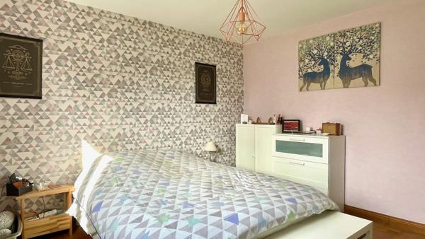 Maison
                                                                                                                                                                                                                                                                                                                        5 pièce(s)                                                                                                                                                                                                          3 chambre(s)                                                                                                                                                                                                          94  m²
