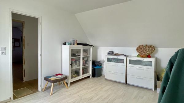Maison
                                                                                                                                                                                                                                                                                                                        5 pièce(s)                                                                                                                                                                                                          3 chambre(s)                                                                                                                                                                                                          94  m²