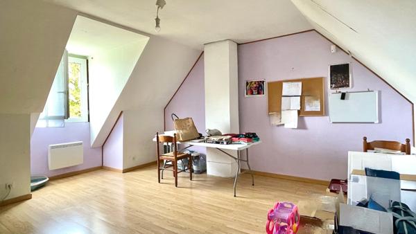Maison
                                                                                                                                                                                                                                                                                                                        5 pièce(s)                                                                                                                                                                                                          3 chambre(s)                                                                                                                                                                                                          94  m²