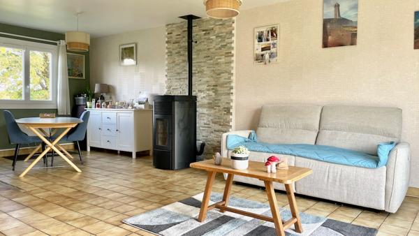 Maison
                                                                                                                                                                                                                                                                                                                        5 pièce(s)                                                                                                                                                                                                          3 chambre(s)                                                                                                                                                                                                          94  m²