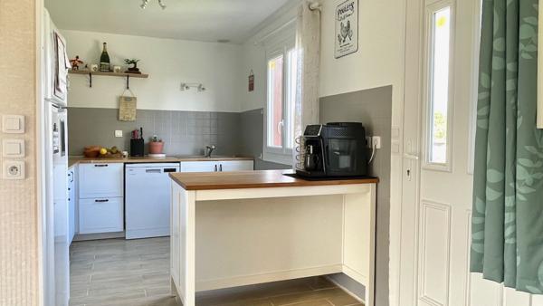 Maison
                                                                                                                                                                                                                                                                                                                        5 pièce(s)                                                                                                                                                                                                          3 chambre(s)                                                                                                                                                                                                          94  m²