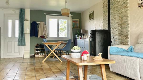 Maison
                                                                                                                                                                                                                                                                                                                        5 pièce(s)                                                                                                                                                                                                          3 chambre(s)                                                                                                                                                                                                          94  m²