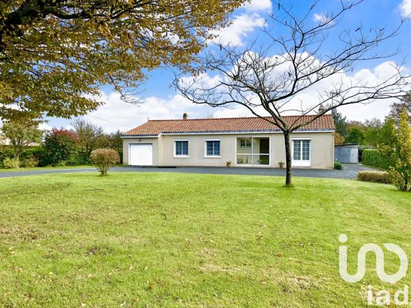 Maison 4 pièces de 100 m² à Vouvant (85120)