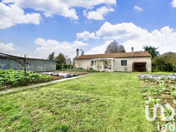 Maison 4 pièces de 100 m² à Vouvant (85120)